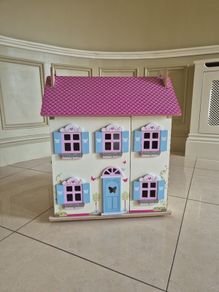 Pretty Wooden Dolls House