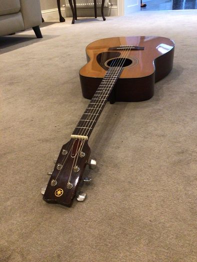 Yamaha fg200 vintage acoustic