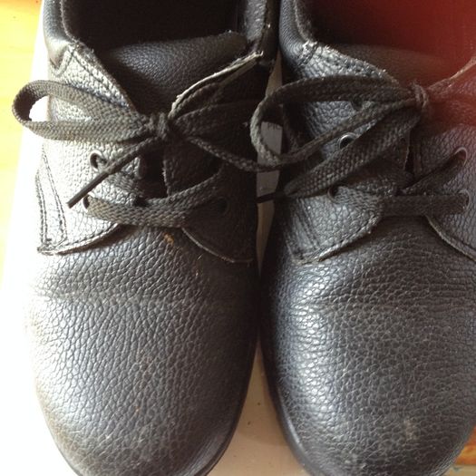 nisbets kitchen shoes size 7 -- 41  black