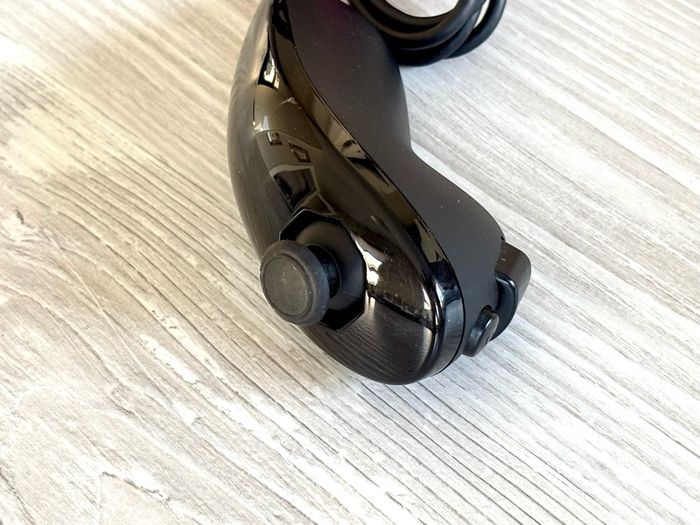 Nintendo Wii Nunchuck in Black - Original