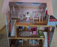 KidKraft Doll House
