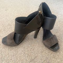 Gucci sandals size 38 (UK 5)
