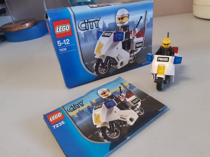 LEGO Police 7235