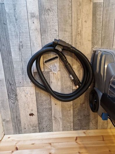 carpet cleaner