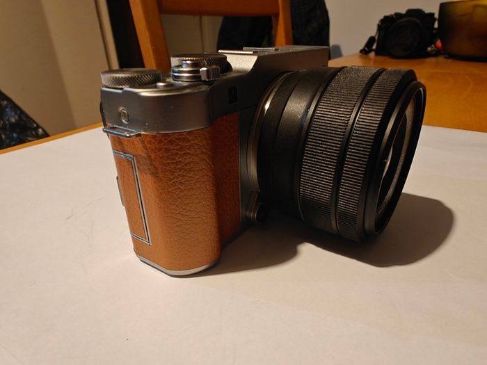 Fujifilm X-A3 with Fuji XC 15-45mm Lens and extra battery