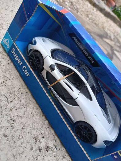 McLaren P1 model car
