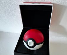 Novelty Pokeball Earbuds Set For Parts Or Display Prop Only