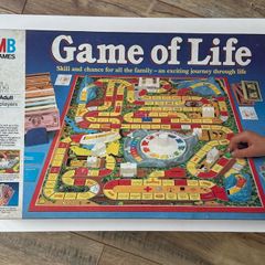 Vintage 1984 MB Games Game of Life - Complete + Loads of Spares