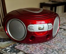 Toshiba portable radio and CD player