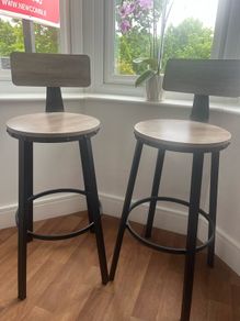 2 Counter Bar Stools