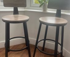 2 Counter Bar Stools