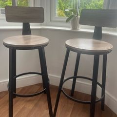 2 Counter Bar Stools