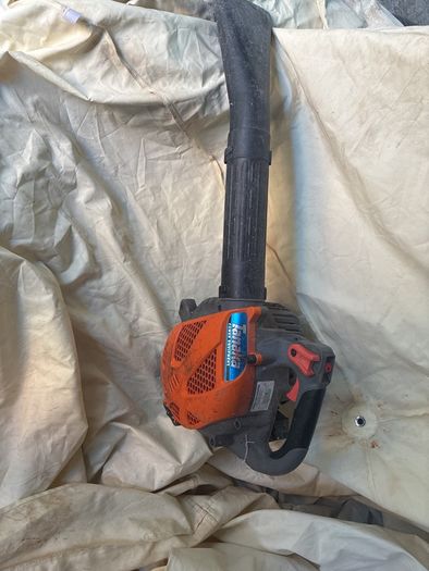 leaf blower