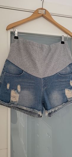 UNSIGNED Distressed denim maternity shorts Sz M (Fit 12UK)