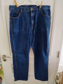 Wrangler Jeans cotton 36 inch waist and 32 inch leg in good condition see last two photos for exact measurements FREE STANDARD POSTAGE INCLUDED