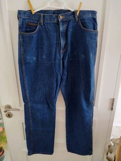 Wrangler Jeans cotton 36 inch waist and 32 inch leg in good condition see last two photos for exact measurements FREE STANDARD POSTAGE INCLUDED