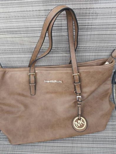 Final price drop Micheal kors ladies handbag