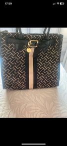 Tommy Hilfiger Handbag, Black and Cream (Advertised on Vinted; lmck41)