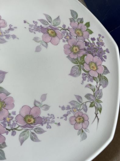 Royal Tara 2?Hexagonel Cake plates as New