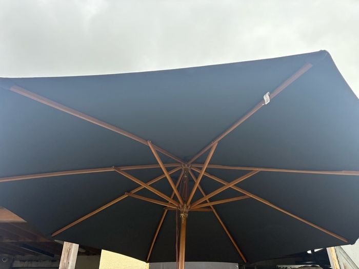 Diameter 3m Solid hardwood Garden Parasol with heavy-duty Base