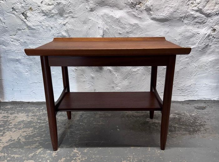 Mid Century Modern Danish End/Side Table
