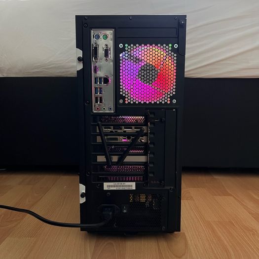 Gaming Pc + Monitor, Keyboard & Mouse