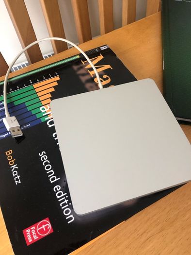 apple superdrive cd/dvd reader/writer usb