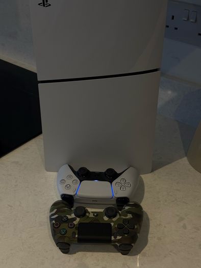 Ps5 ( Brand New ) + controller