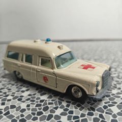 Vintage Lesney Matchbox Mercedes Benz Binz Ambulance  King Size No. K-6