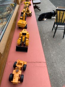 MODEL DIGGERS EXCAVATORS selling only as an entire lot