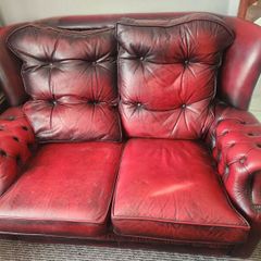 leather suite in burgandy