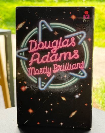 Douglas Adams Hitchhikers Guide to the Galaxy 5-Book Pan Box Set - Classic Edition
