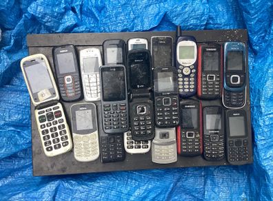 Joblot of mixed Phones