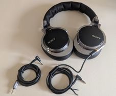 Sony MDR-1A over-ear Headphone
