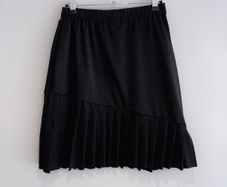 Pre Owned Contemporary Black A-Line Skirt with Pleat Detail