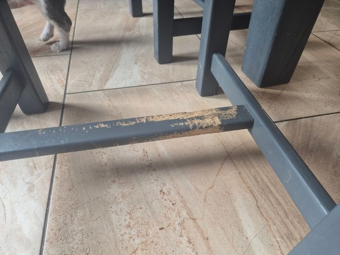 Dining room table