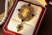 Beautiful Brooch with Sparkly Stones - nice gift