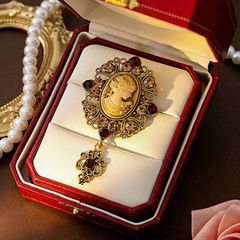 Beautiful Brooch with Sparkly Stones - nice gift