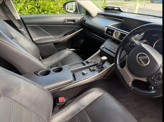 Lexus IS 300H