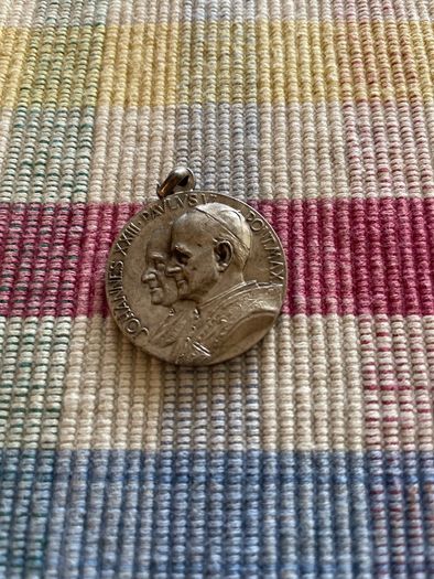 Pope Johannes XX11  Vatican 11 religious medal
