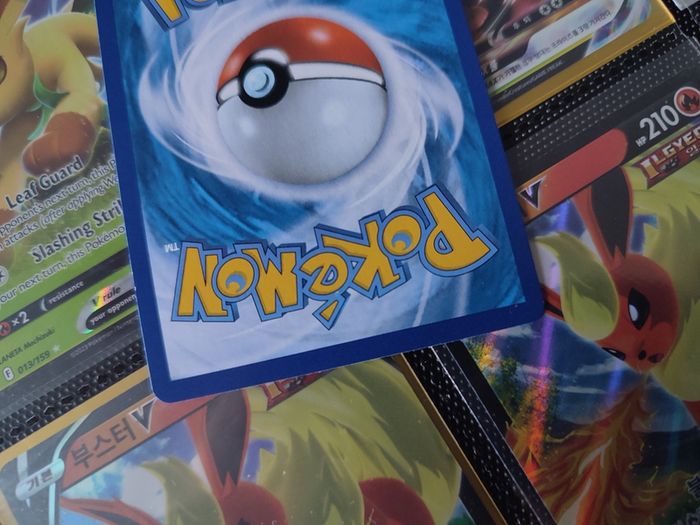 Vaporeon V ! Double Rare ! from Eevee Heroes Set ! 2021 ! Korean Pokemon Card !