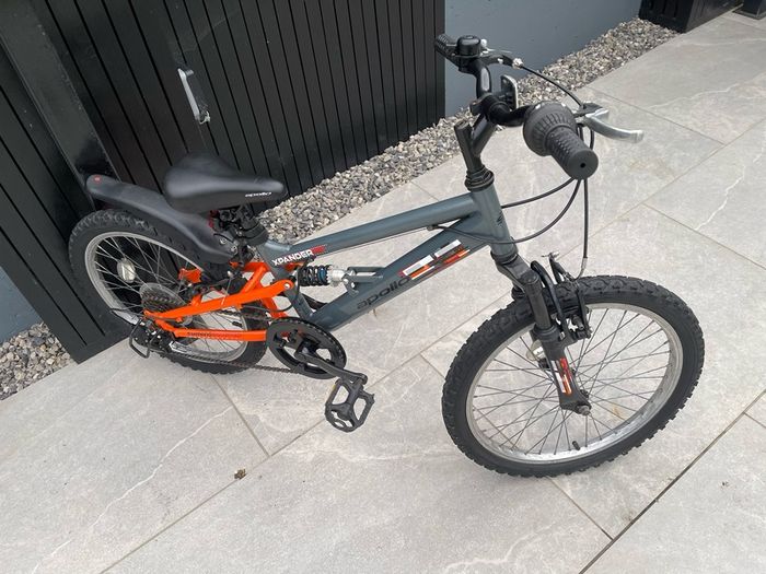 APOLLO XPANDER Junior Mountain Bike     20 inch Wheels     As New Condition