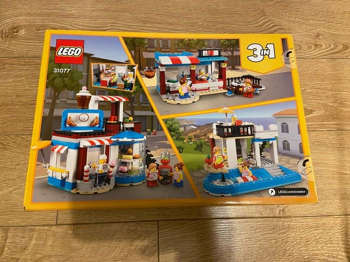 Lego 31077 - Modular Sweet Surprise