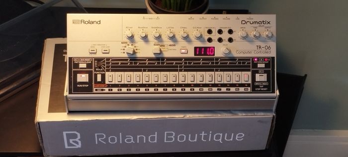 Roland Boutique TR-06 drum machine
