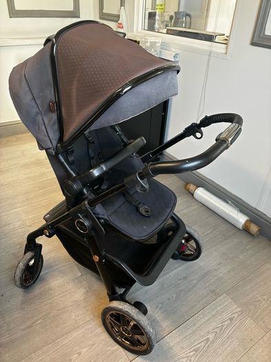 Complete sliver cross Pram system for sale