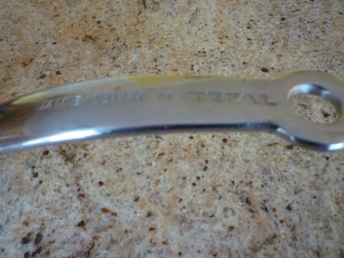 JAMIE OLIVER FRYING PAN BY TEFAL. Large Deep Frying or Omelette Pan.  Professional Series. WITH Jamie Oliver 4 piece steak cutlery set. Very Good Condition.