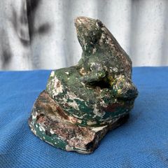 Concrete frog ornament
