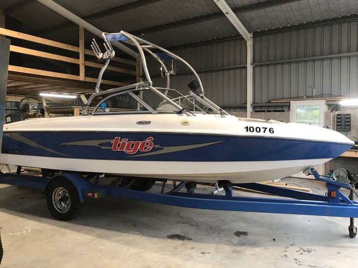 TIGE Switch Series Wake Boat