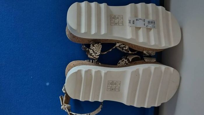 River island sandles
