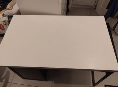 desk table